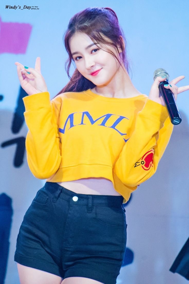 Nancy Momoland