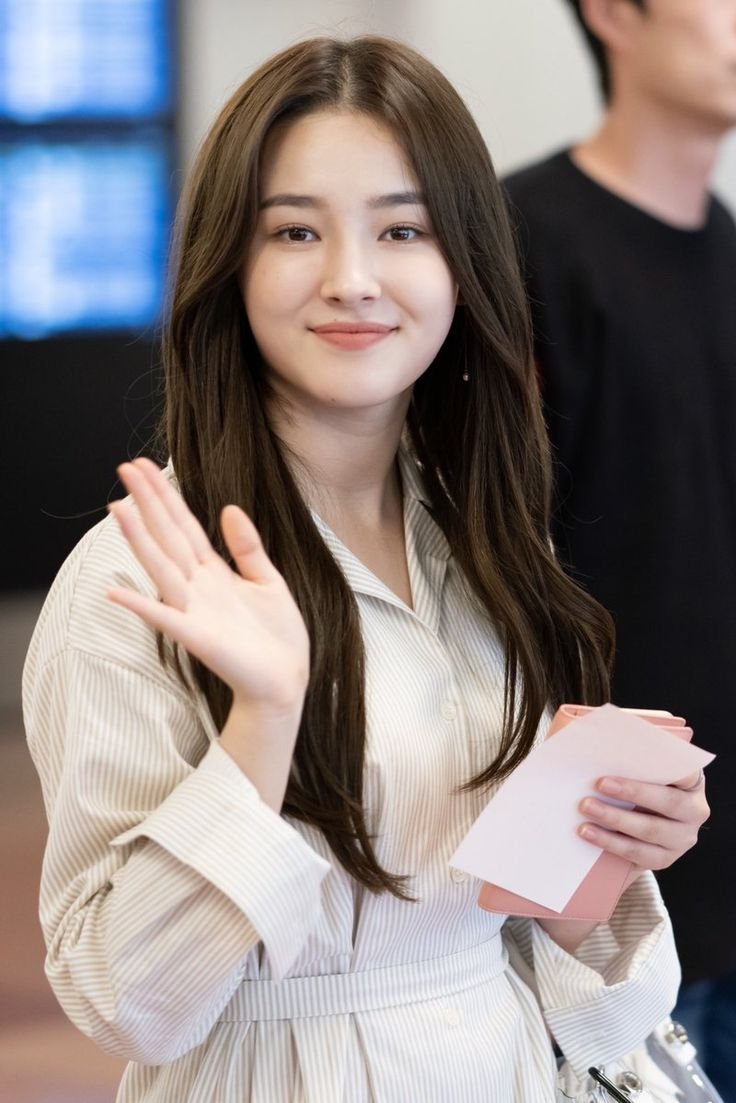 MOMOLAND Nancy Booty