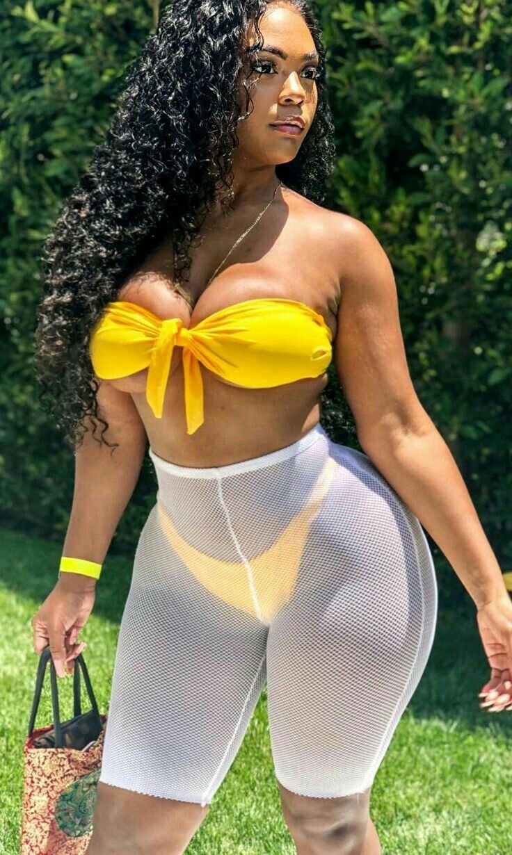 Curvy African American women