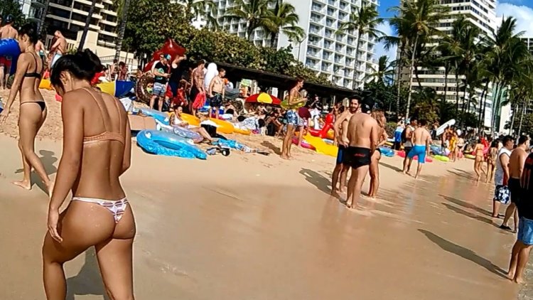Vaikiki Hawaii Beach Girls