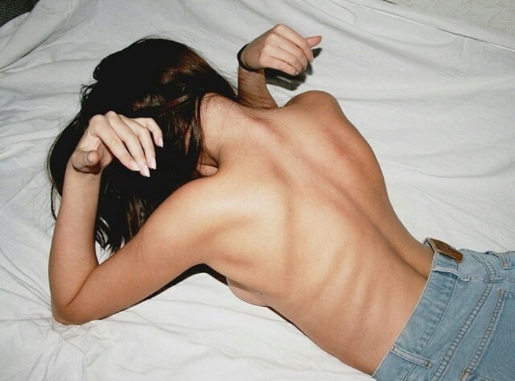 Putting the girl’s back