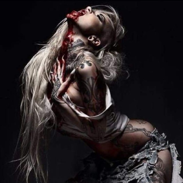 Girl vampire is erotic