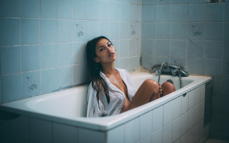 Photoshoot in the bath