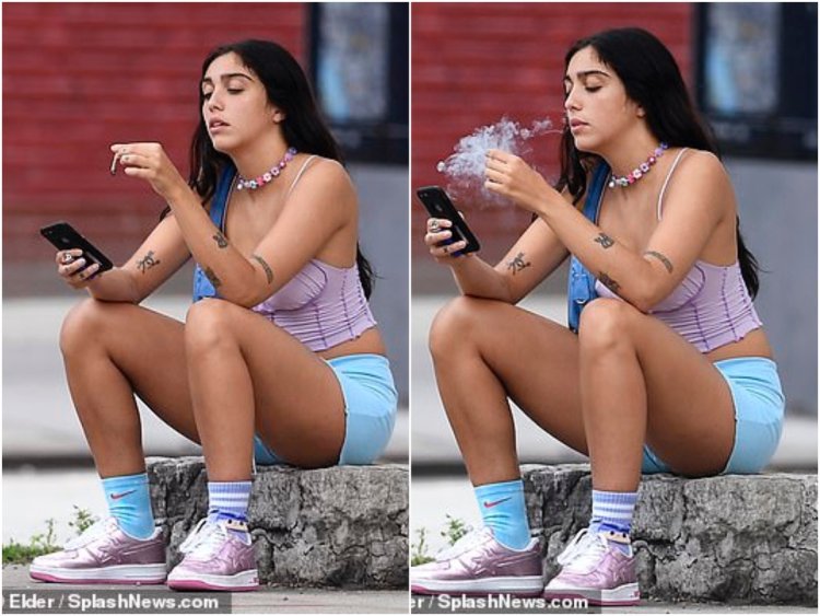 Lourdesus Leon turned around