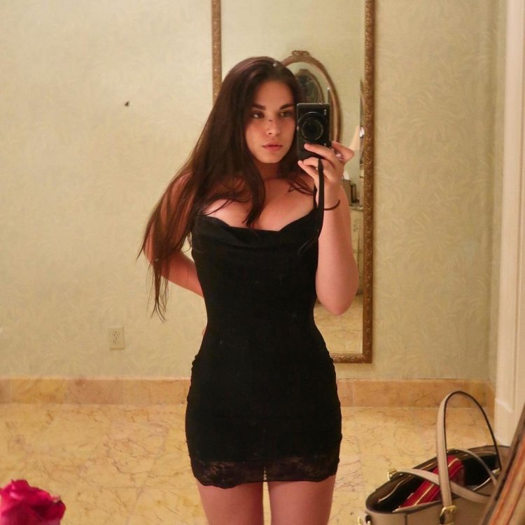 Lauren jasmine plums