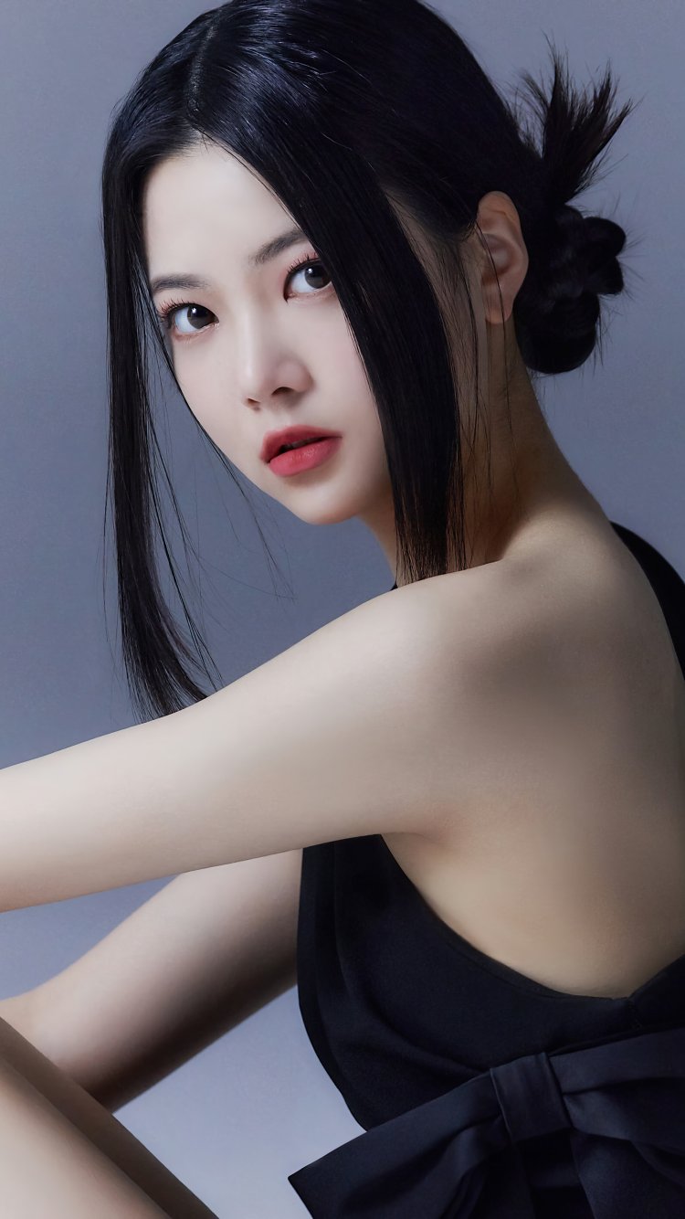 Hong Eunchae Lesserafim