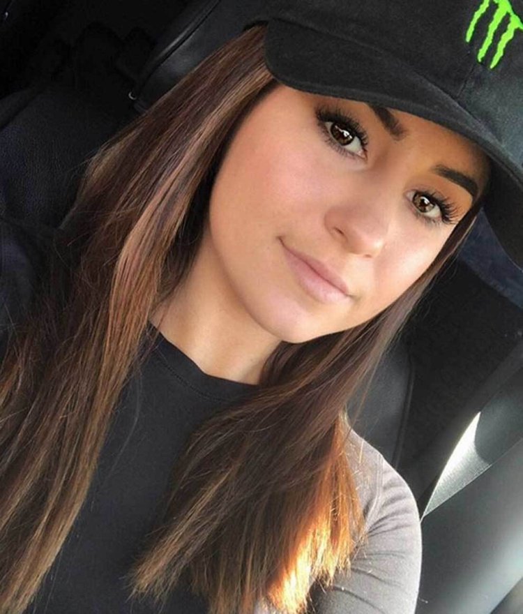 Hailie Deegan Hot