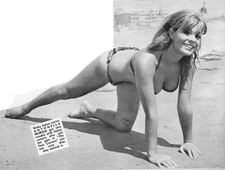 Antonella Loaldi's legs