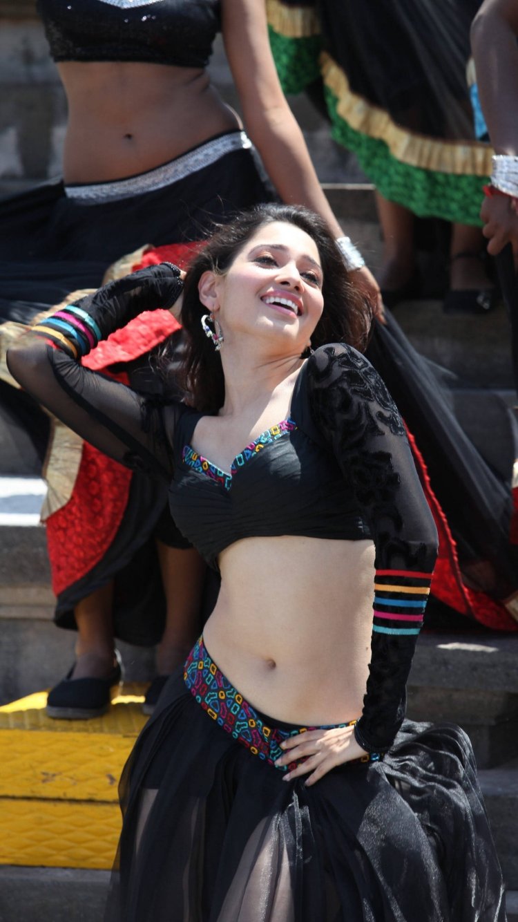 Model Anamika Twitter