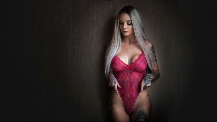 Beautiful tattooed girls
