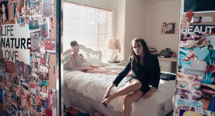 Emma Watson Naked photo nude