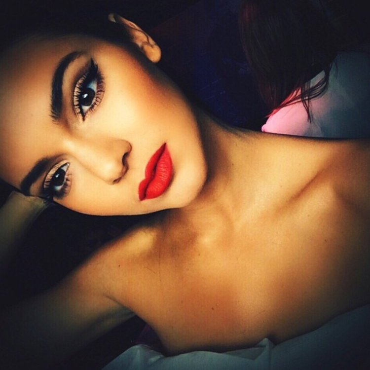 Kendall Jenner Selfie
