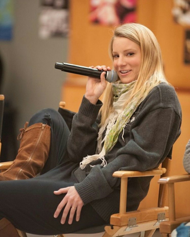 Hezer Elizabeth Morris in the series choir