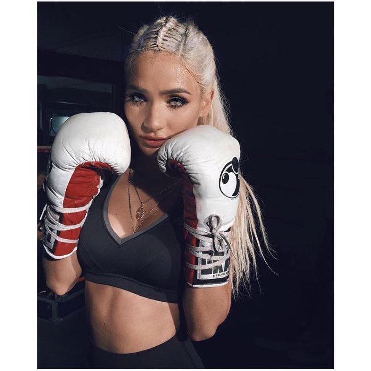 Girl boxer blonde