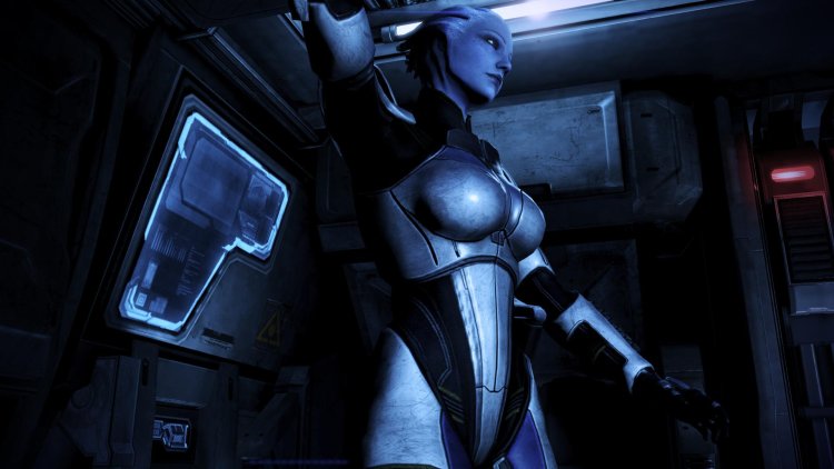 Liara in white armor