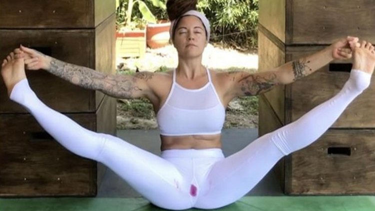 Yoga in white leggings