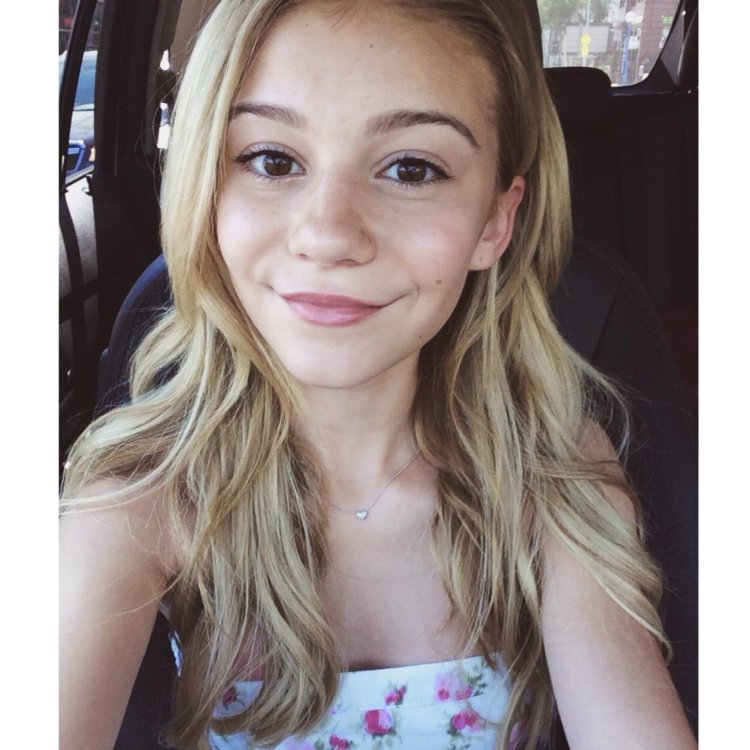 Ji Hannelius Selfie