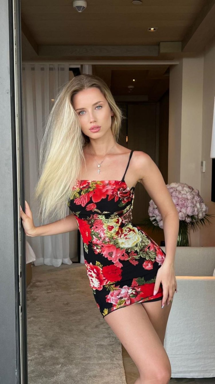 Polina Malinovskaya model naked