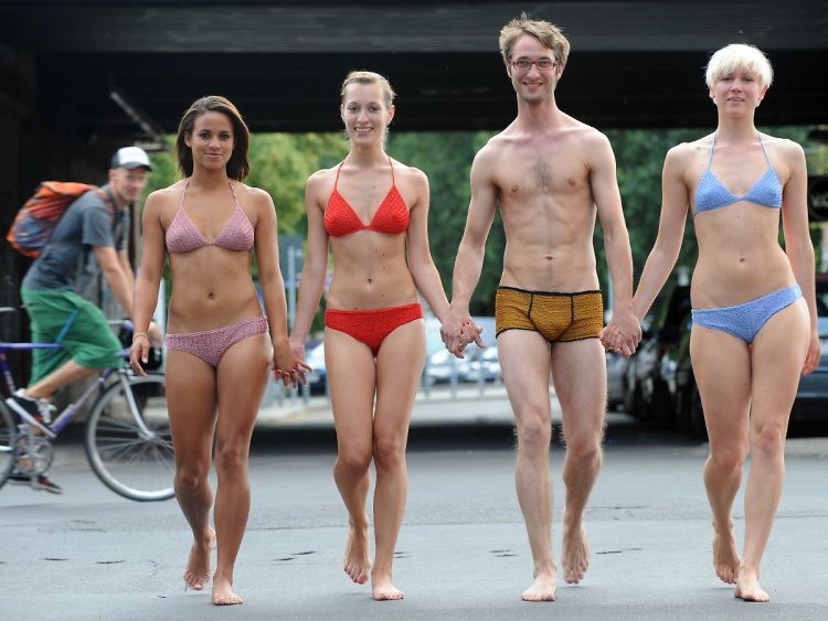 DREI Deutsche Frauen, Die Spa higher clip