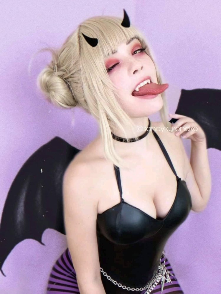 Ahegao toga cosplay