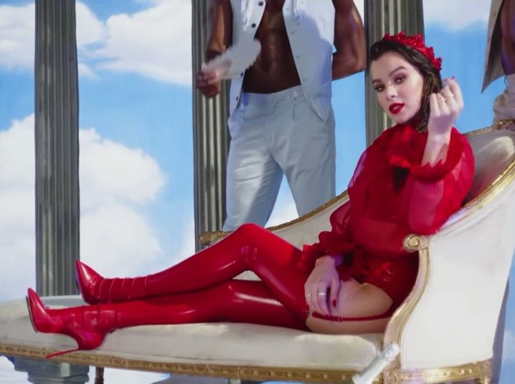 Haley Steinfeld Latex