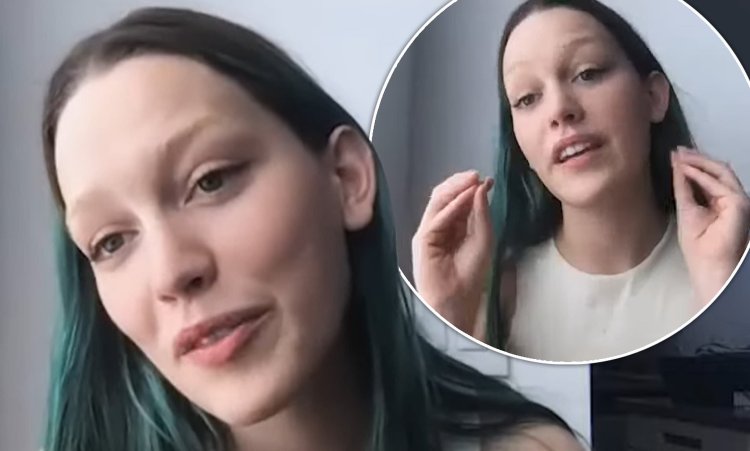 Victoria Pedretti to plastic