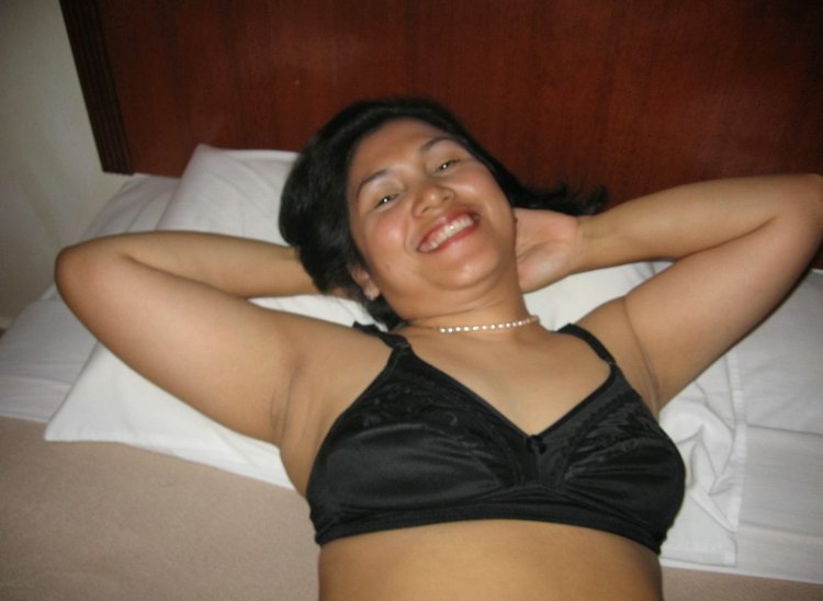 Naked mature Indonesia