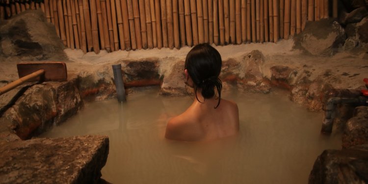 ONSEN MODEL is completely naked