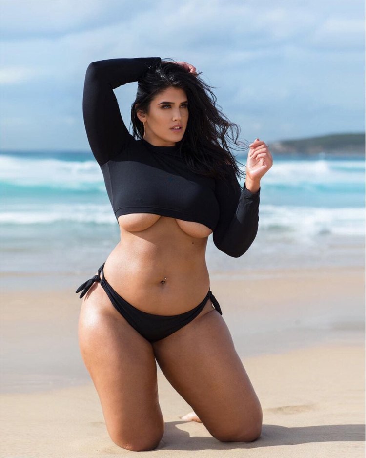 Girls with gorgeous forms