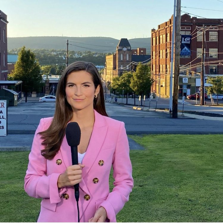 Kaitlan Collins Legs