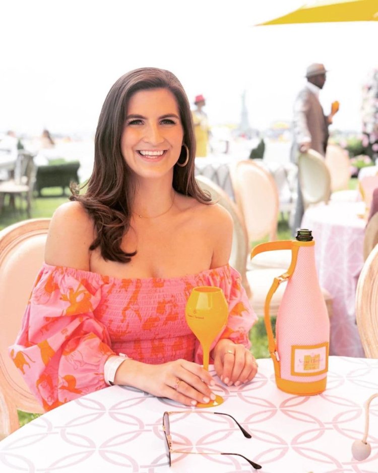 Caitlan Collins journalist