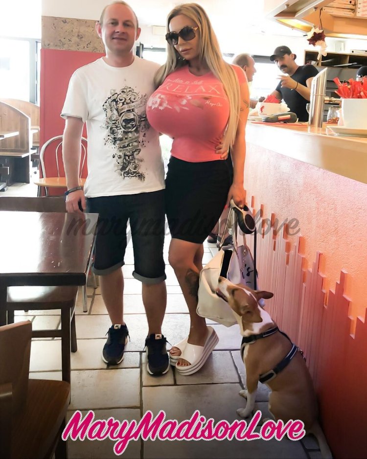 Allegra Cole @allegracoleworld