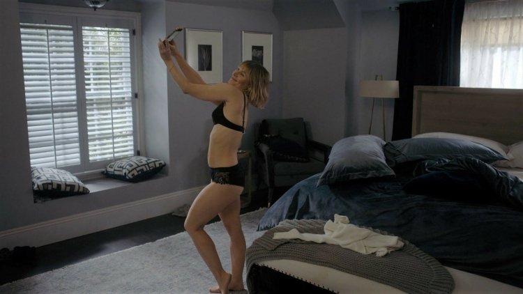 Kristen Bell in underwear