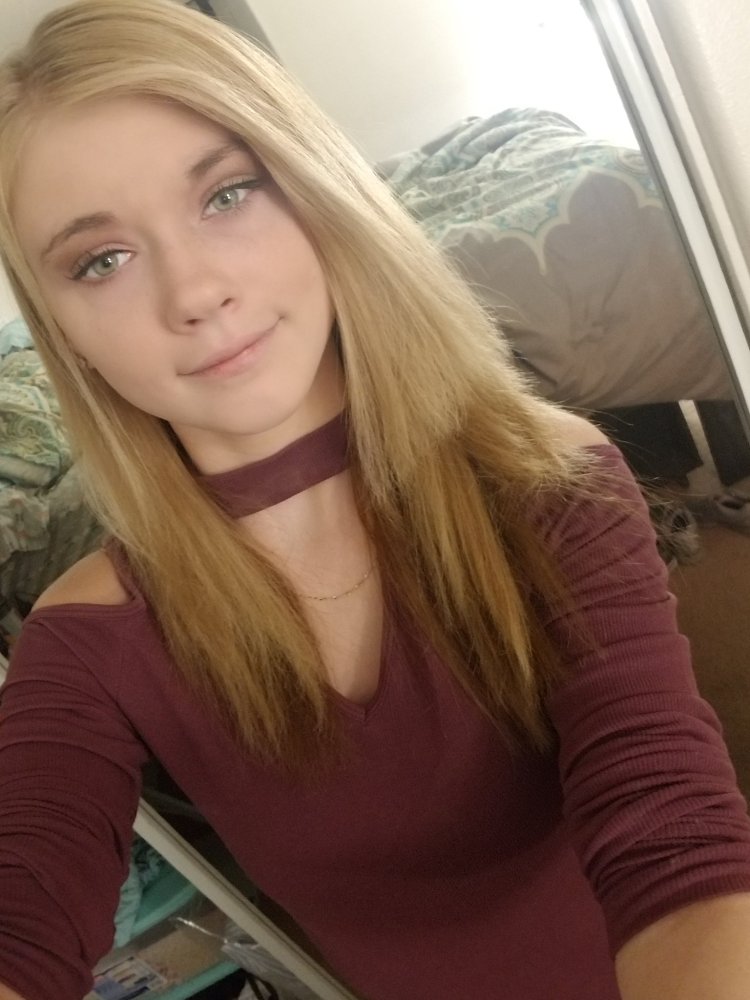 Hannah Hays Selfie Homemade