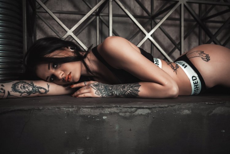 Girls from tattoo on your desktop