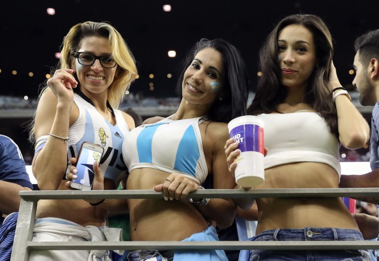 Faith Hot Fans in Bad Wars