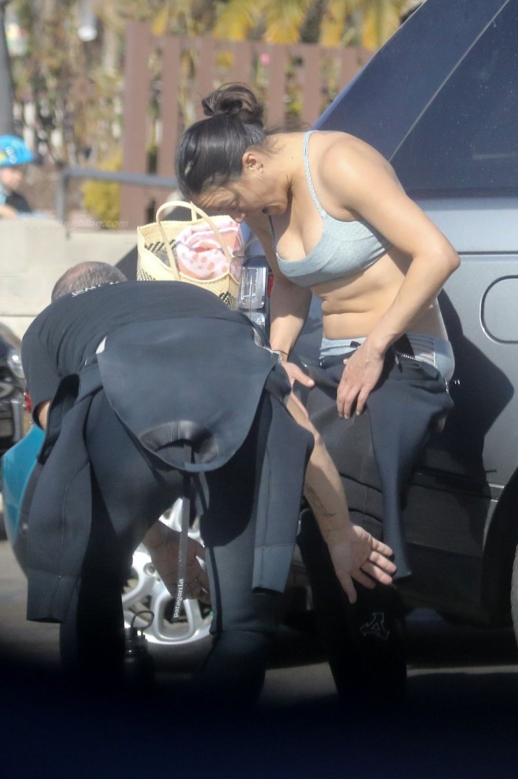 Michelle Rodriguez barefoot