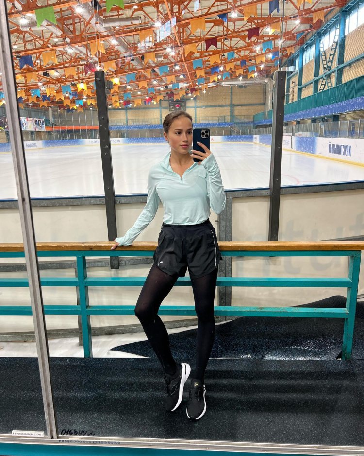 Actress Alina Zasobina