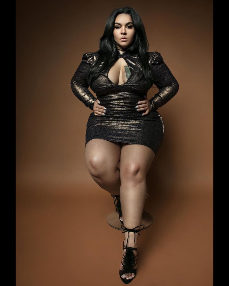 Female body from all sides