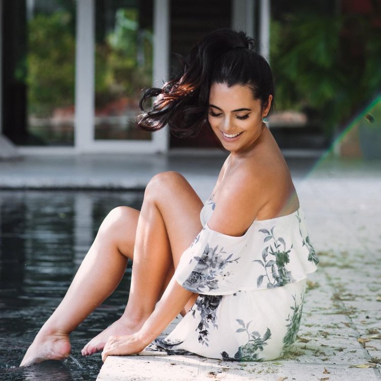 Scarlet Gruber linen