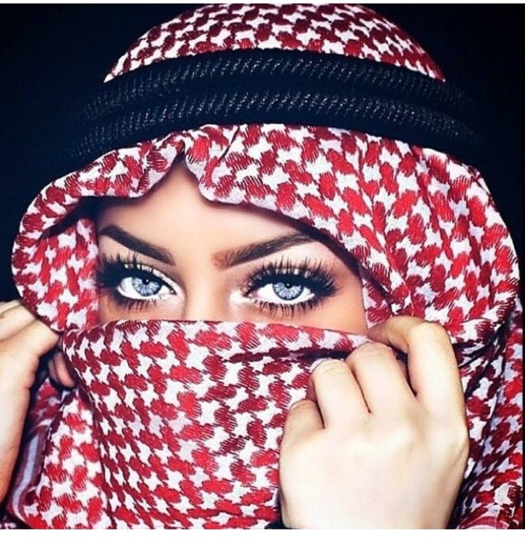 Muslim eyes