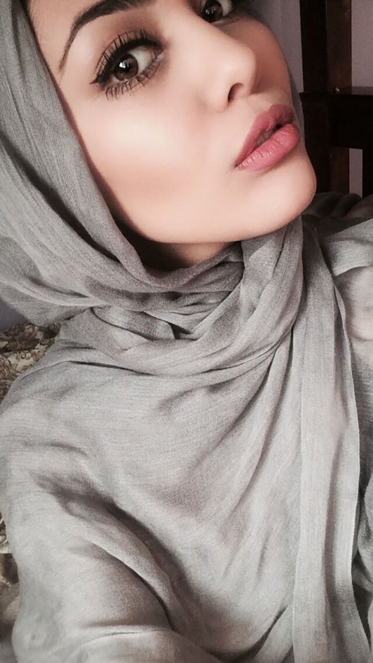 Zarina Pashnina in a hijab