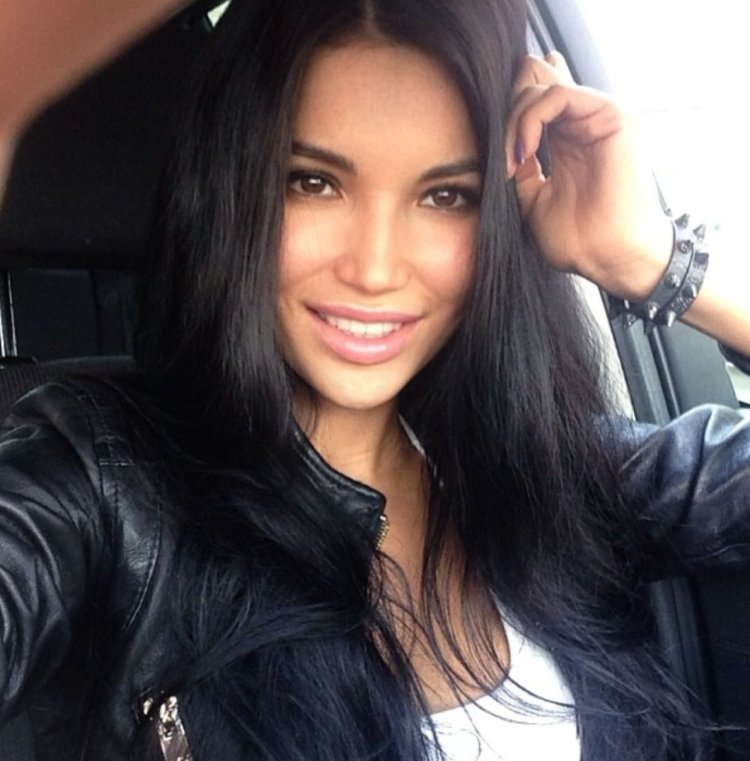 Svetlana Bilyalova Selfie