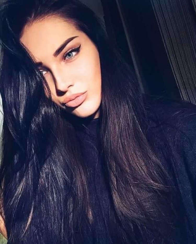 Dasha Derevyankina Selfie