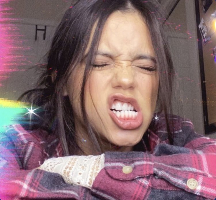 Jenna Ortega face and smile