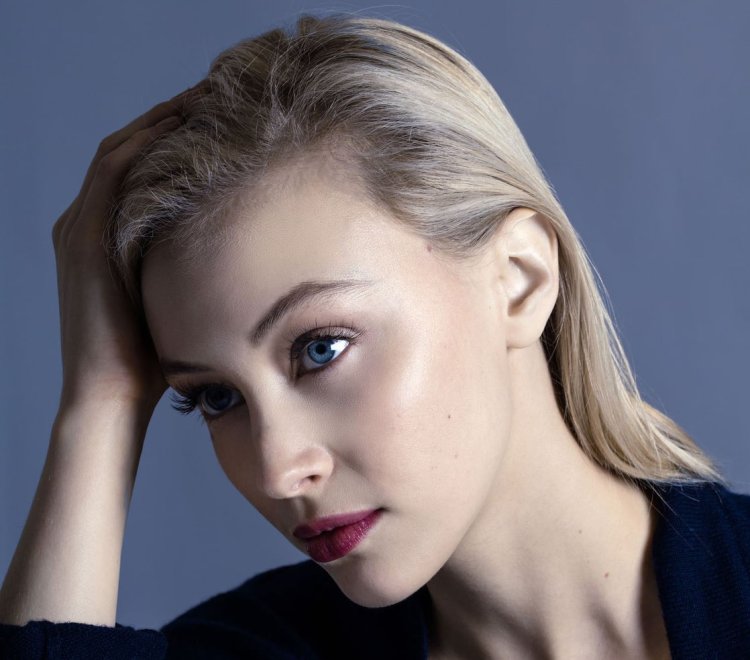 Sarah Gadon is young