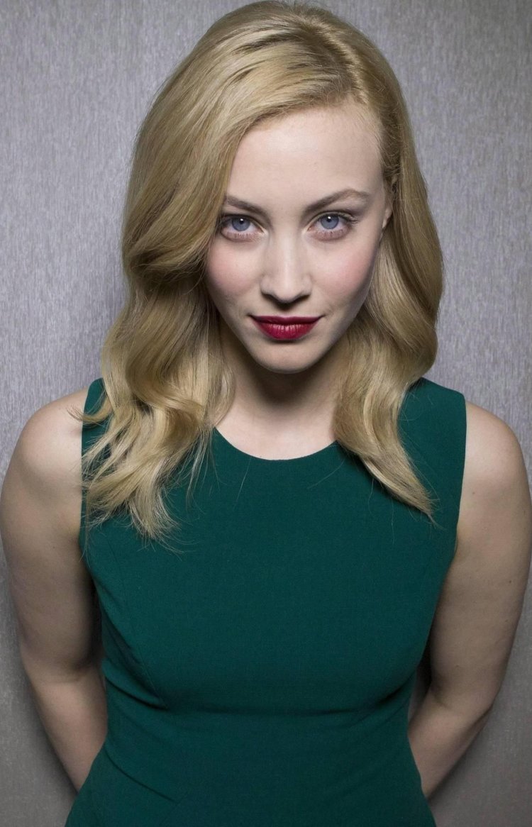Sarah Gadon Man Spider