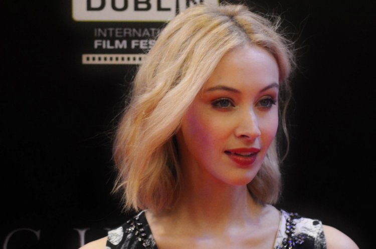 Sarah Gadon Dracula Personnel