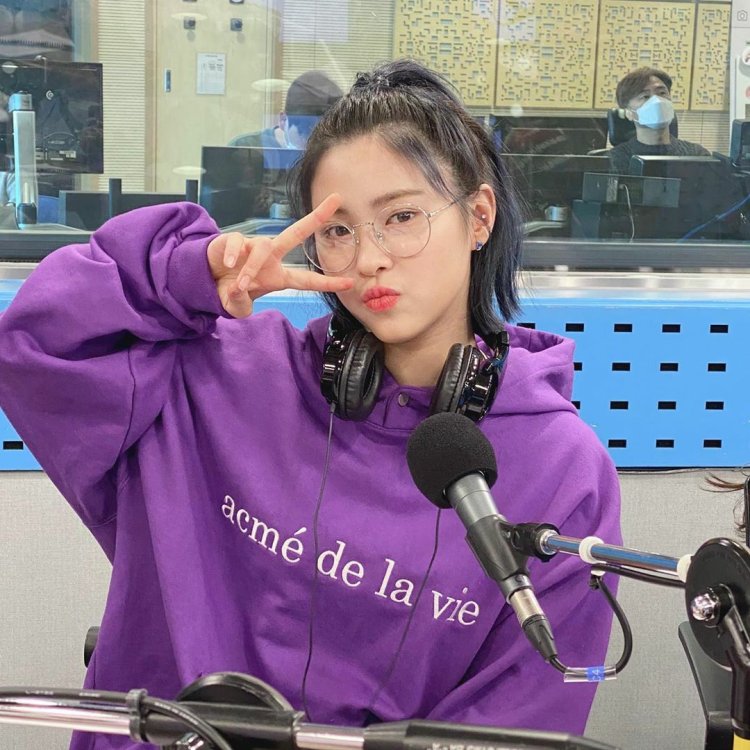 Itzy Ryujin and Charyeong