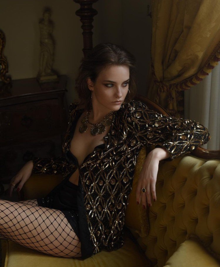 Victoria de angelis girl